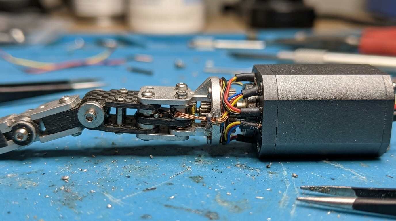 Humanoid Robot Hand: Why Boston Dynamics Dropped the Pinky on Atlas - working context